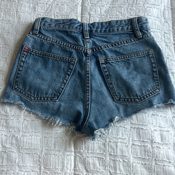 BDG Jean shorts in size 0 - Picture 2 of 2